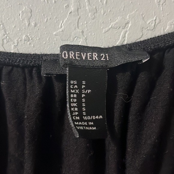 Forever 21 Off shoulder top - Picture 3 of 3